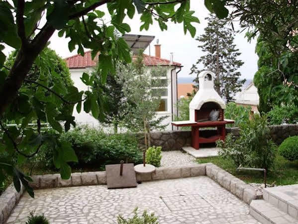 Apartments Nada Selce Bagian luar foto