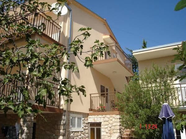 Apartments Nada Selce Bagian luar foto